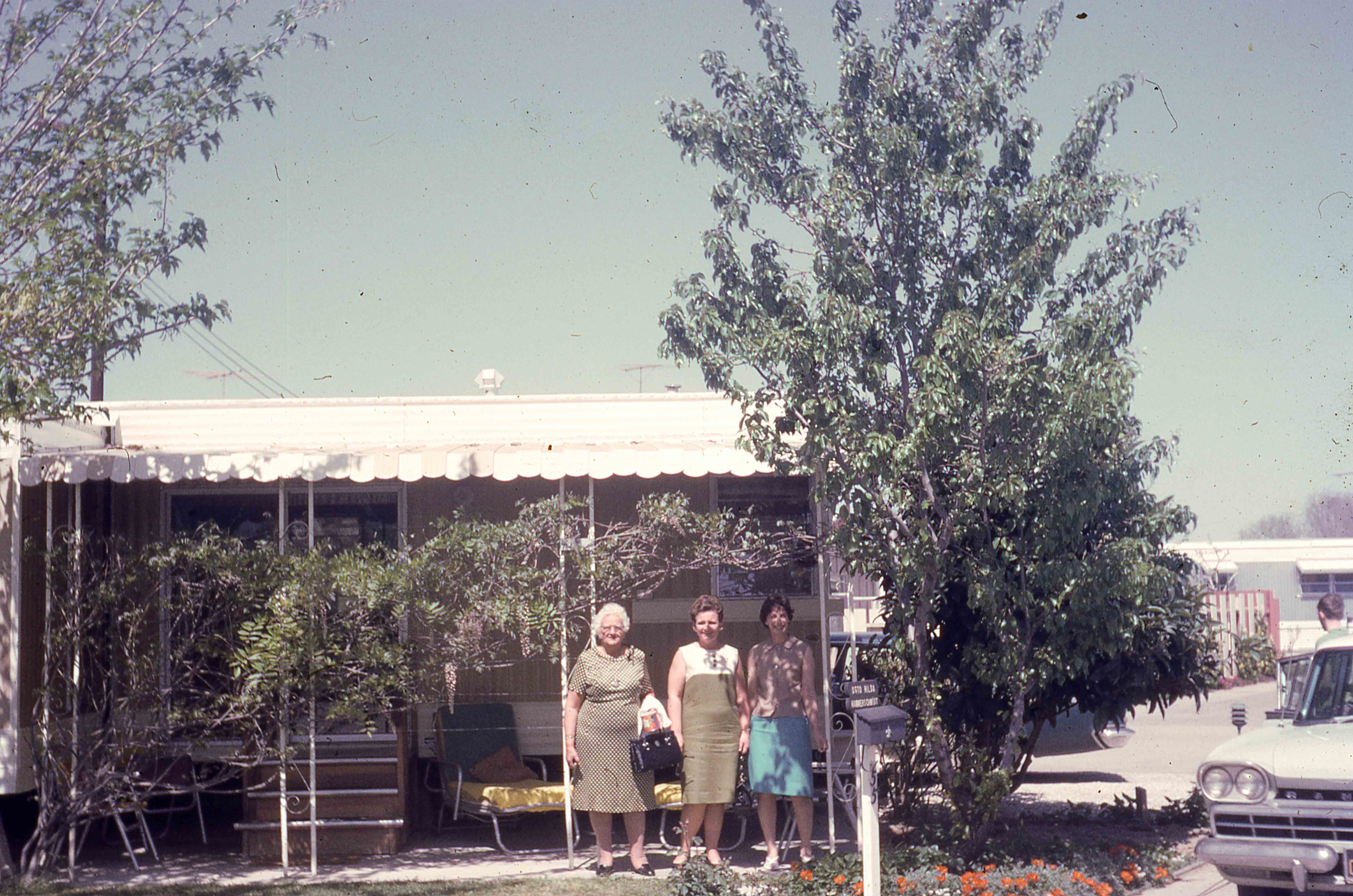 Hilda, Jean & Joan at Aunt Hilda's mobile home in Hemet, 1968