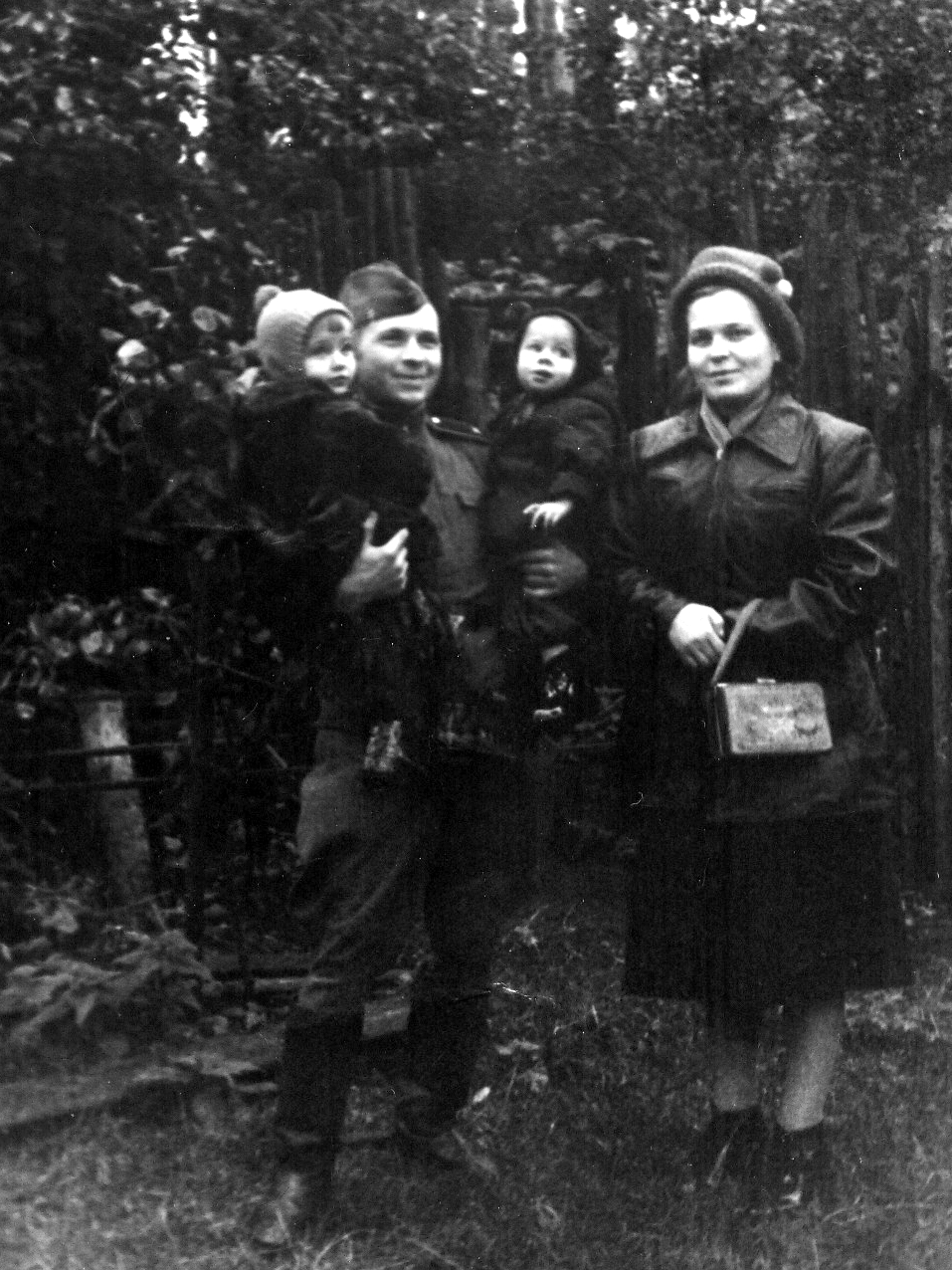 Grigori with his wife Genrieta & daughters Irina & Tatyana