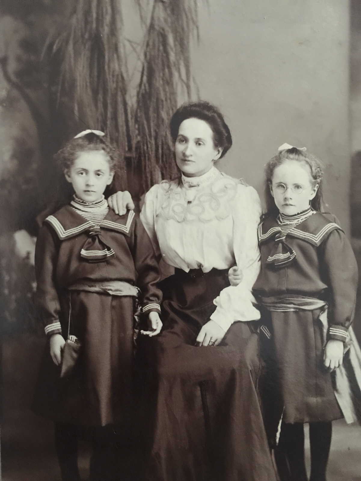 Alice Vince (centre) with her daughters Winifred (left) & Hilda (right), about 1871