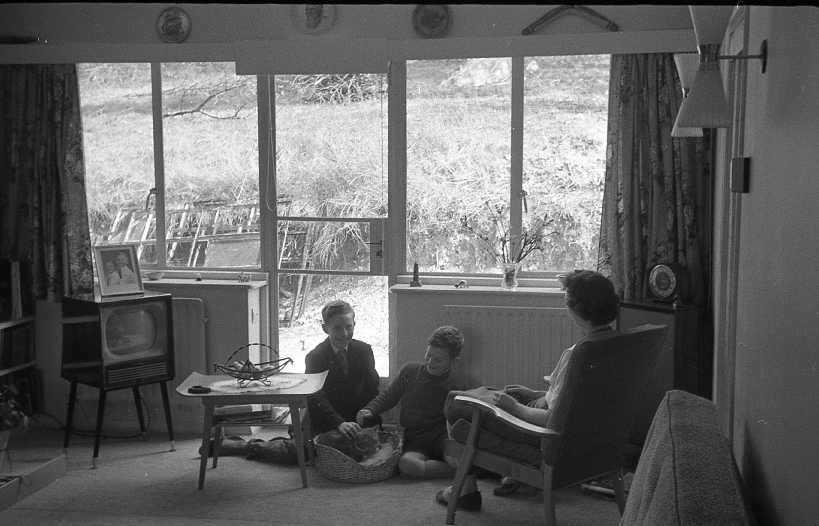 Joan, Paul, Graham & Dinky in the lounge
