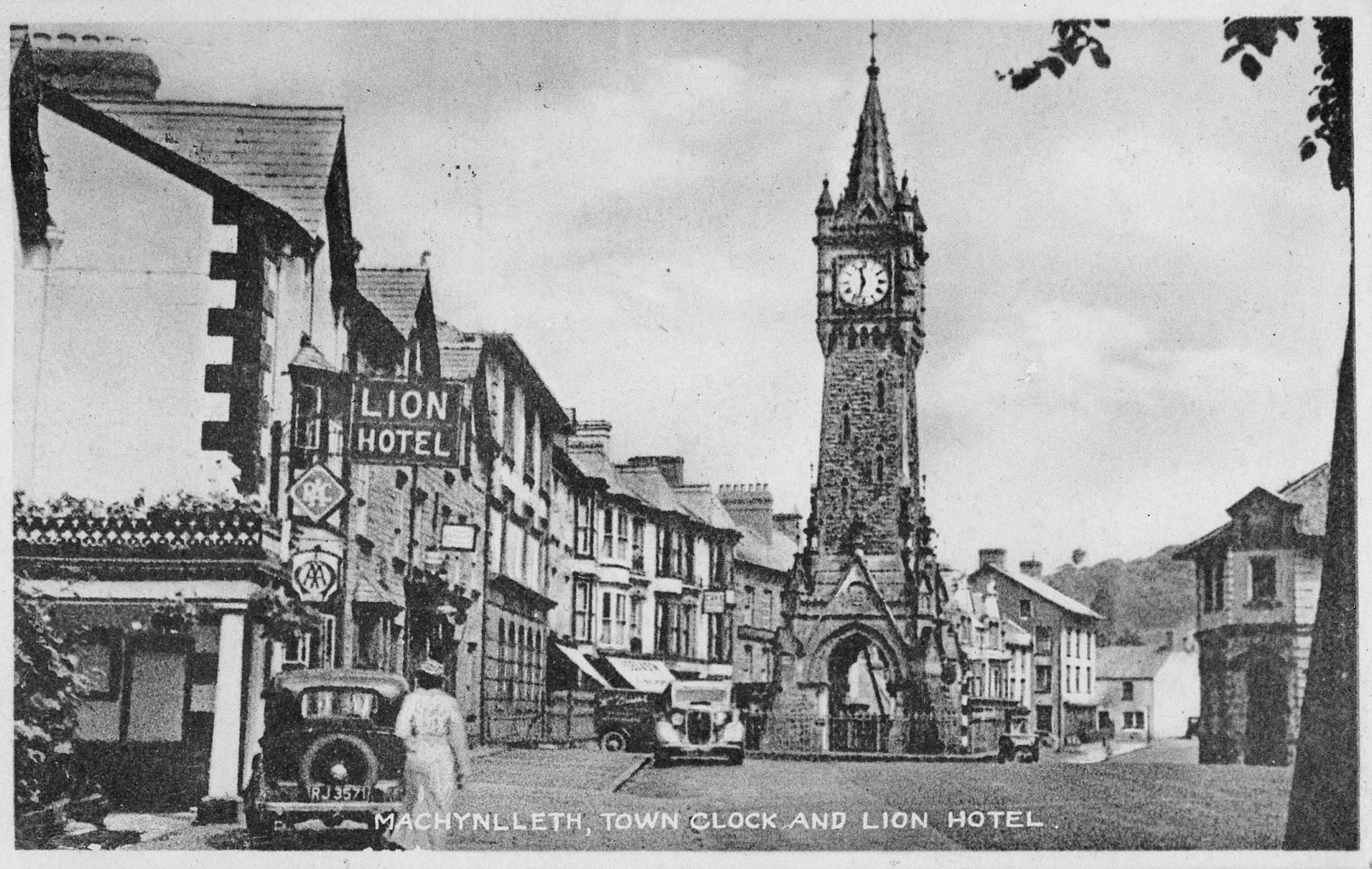 Machynlleth, Town Clock & Lion Hotel